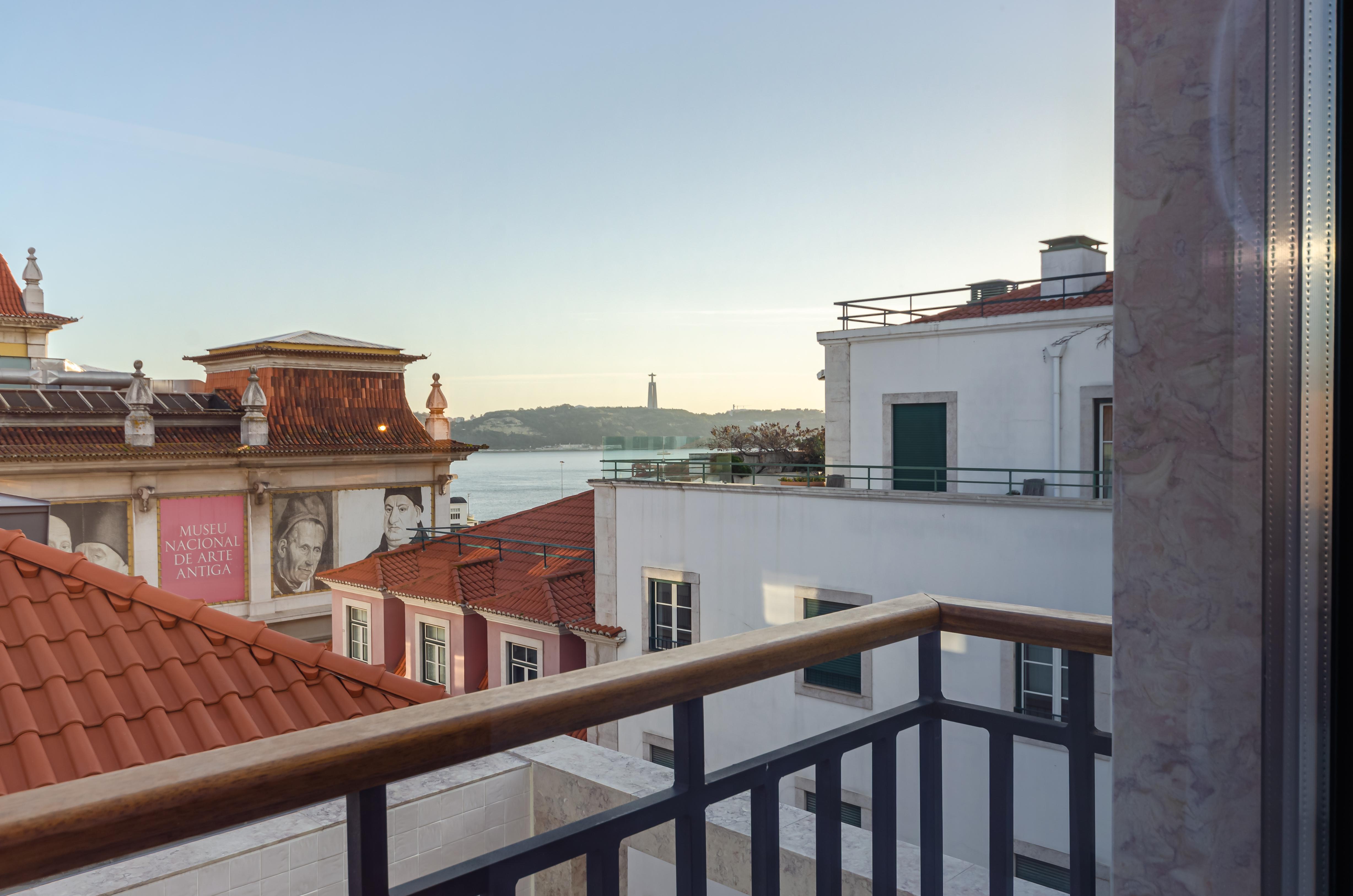 The Emerald House Lisbon Curio Collection By Hilton Hotel Exterior photo