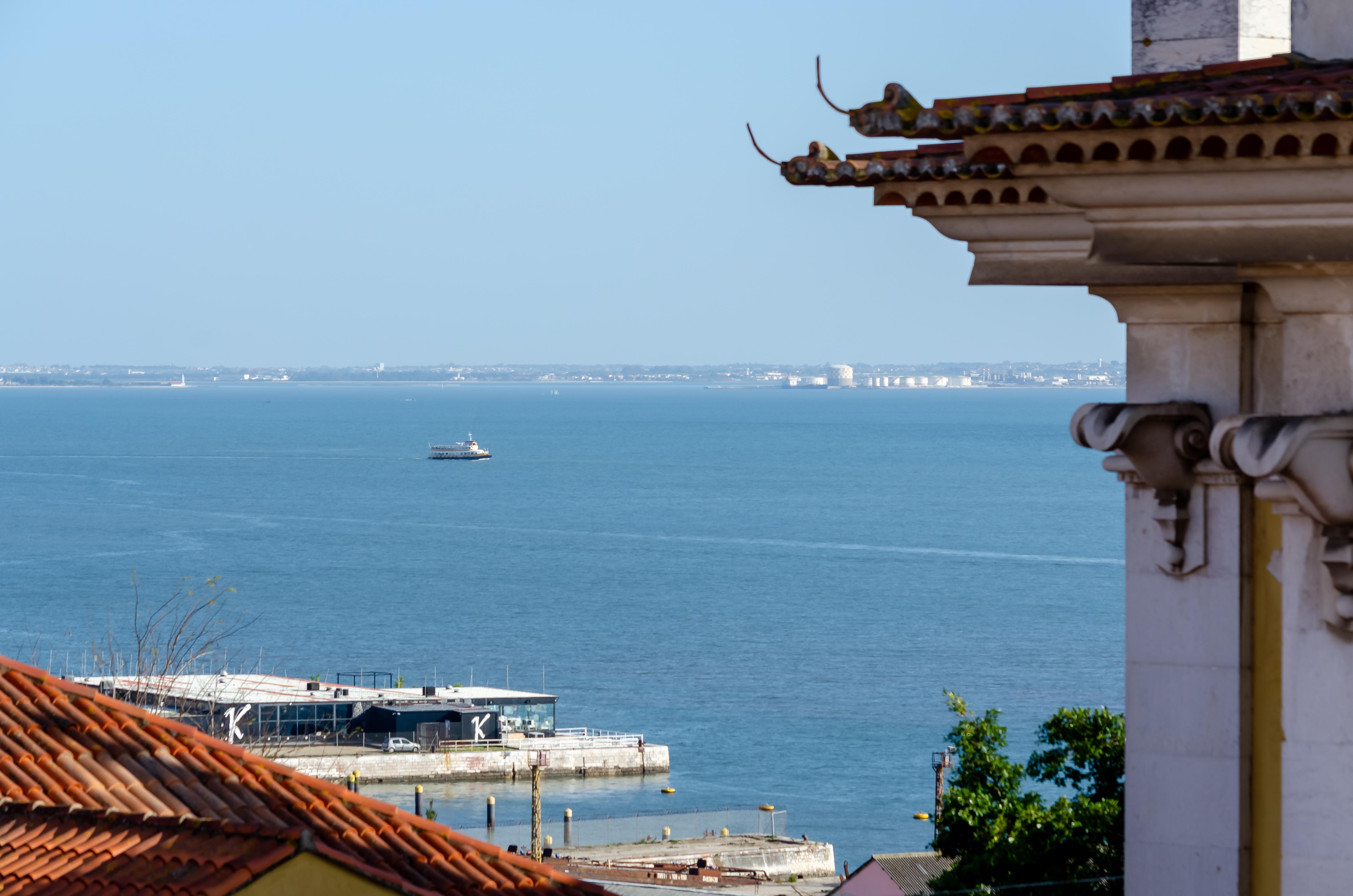 The Emerald House Lisbon Curio Collection By Hilton Hotel Exterior photo